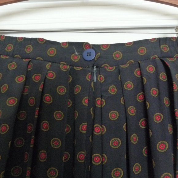 JH Collectibles skirt - Picture 3 of 5